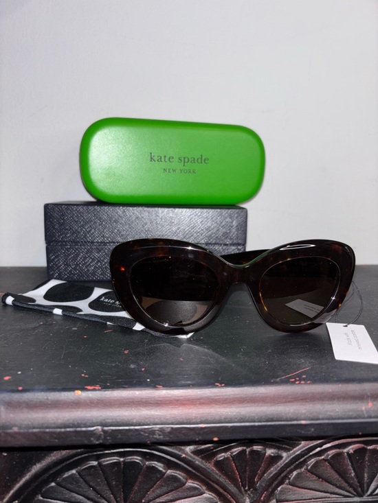kate spade Accessories - Kate Spade Capri Dark Havana 50mm Gradient Cateye Sunglasses with Case NIB